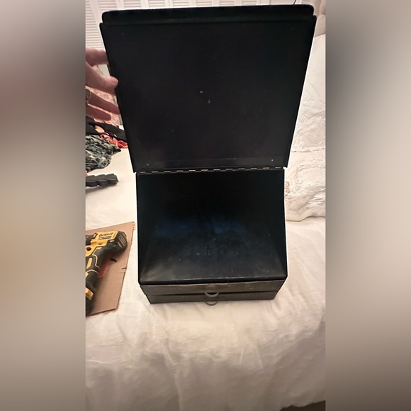 🖤 Vintage Bendix Drive Parts Metal Tool Box Industrial Décor - Picture 2 of 10